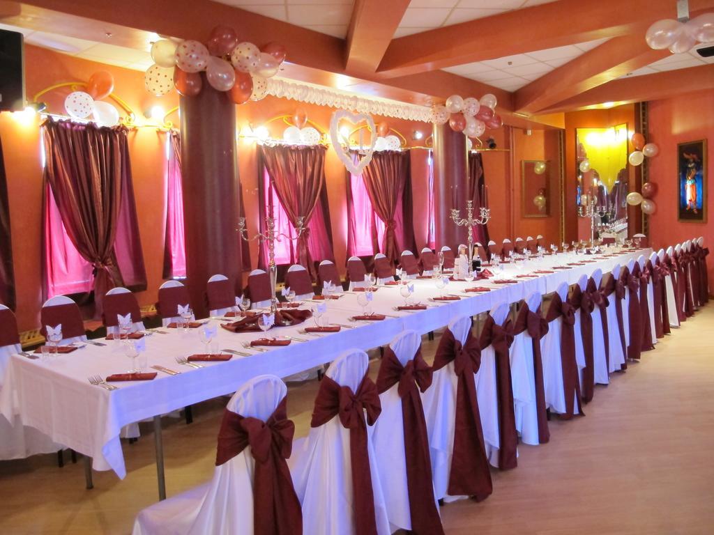 Hotel Vaivorykste à Šiauliai Extérieur photo