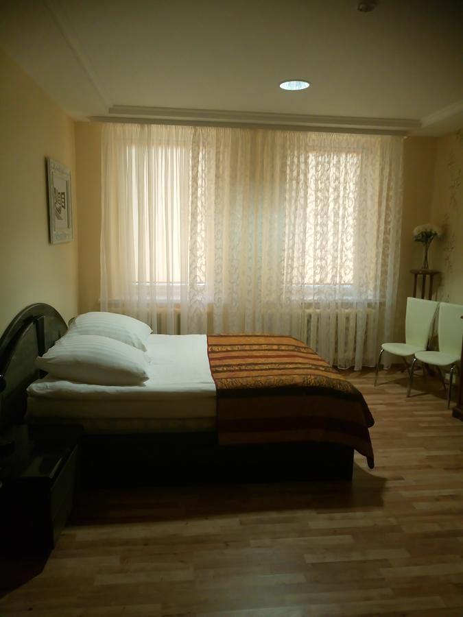 Hotel Vaivorykste à Šiauliai Extérieur photo