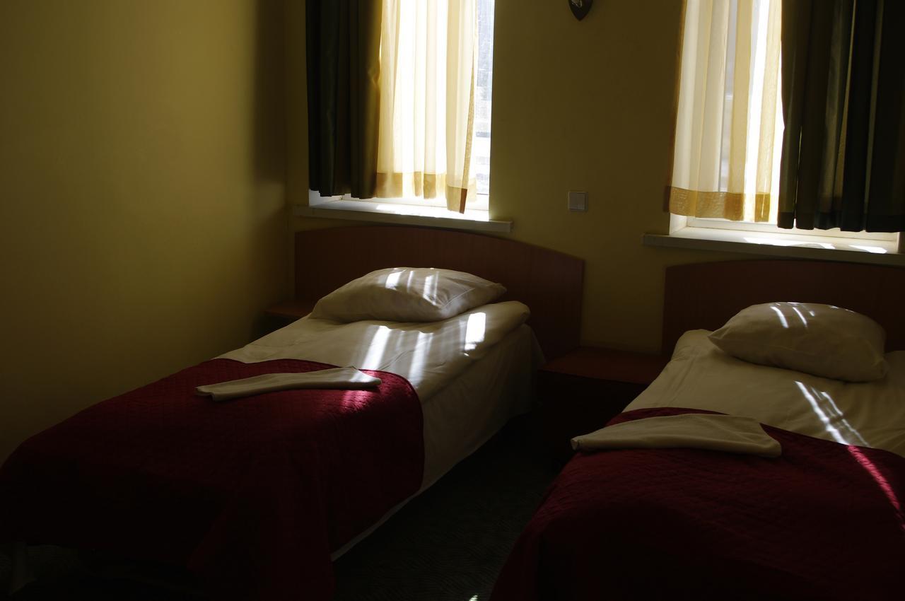 Hotel Vaivorykste à Šiauliai Extérieur photo