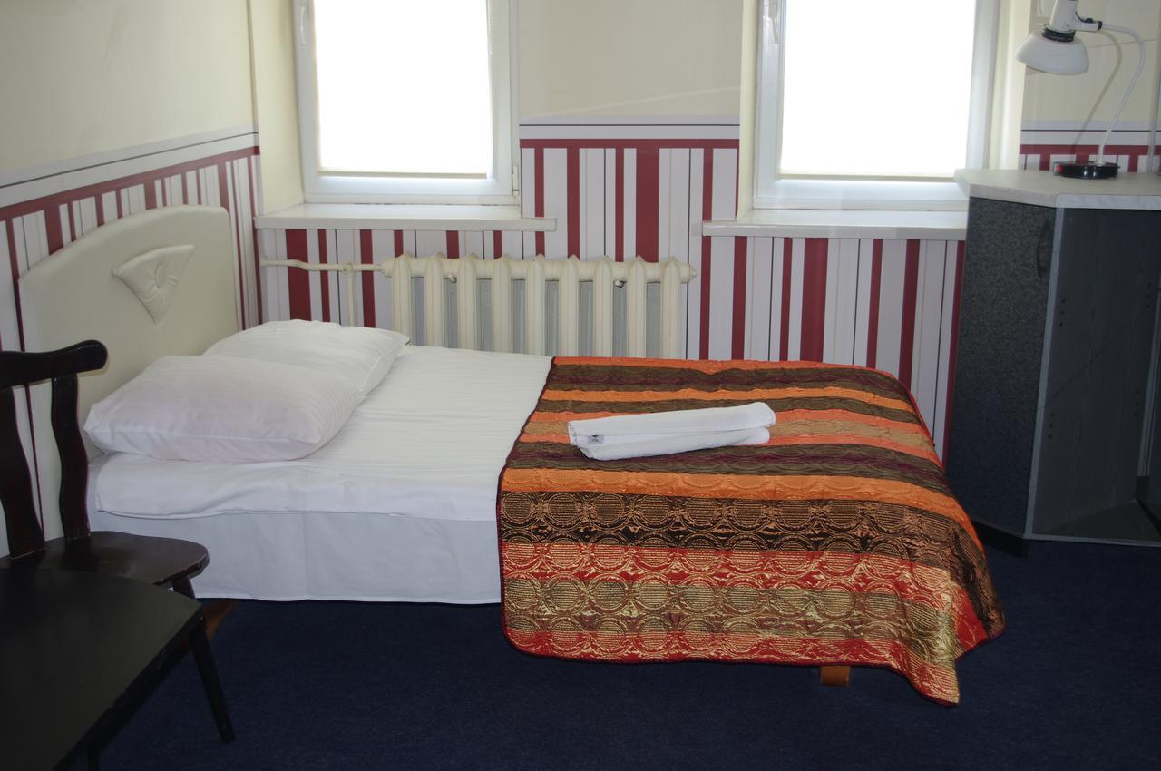 Hotel Vaivorykste à Šiauliai Extérieur photo