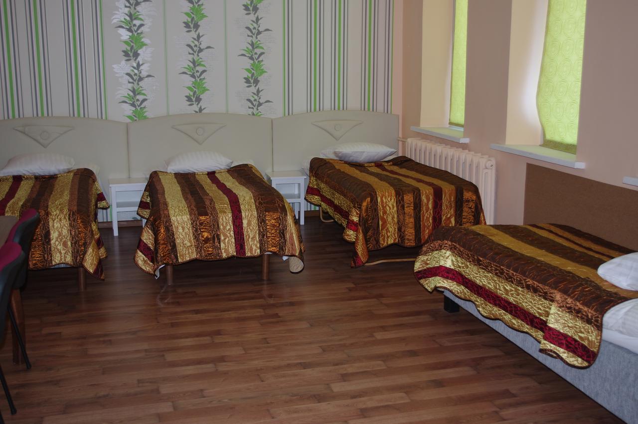 Hotel Vaivorykste à Šiauliai Extérieur photo