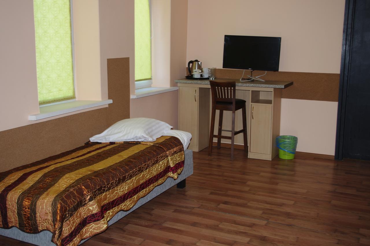 Hotel Vaivorykste à Šiauliai Extérieur photo