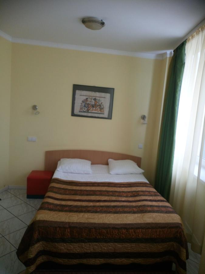 Hotel Vaivorykste à Šiauliai Extérieur photo
